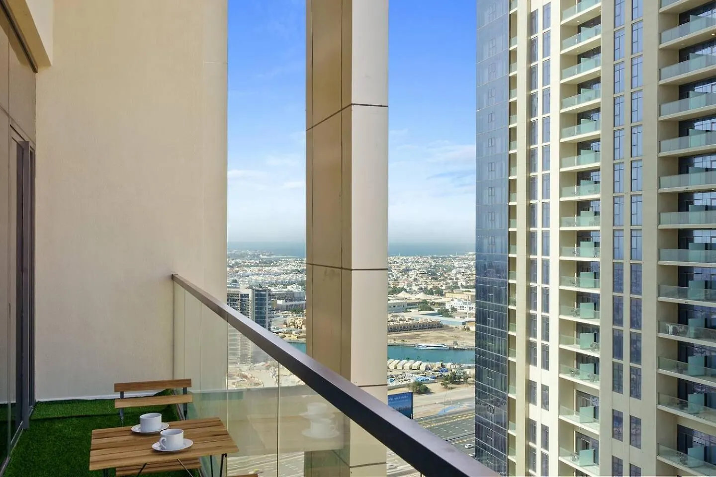 Apartment High-Floor 2Br In Aykon City Spacious, Good View Dubai