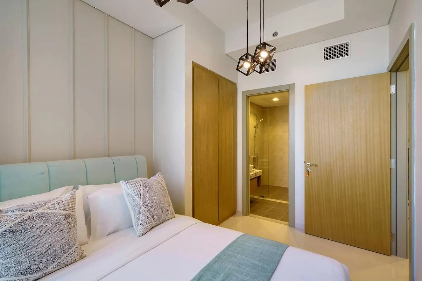High-Floor 2Br In Aykon City Spacious, Good View Dubai